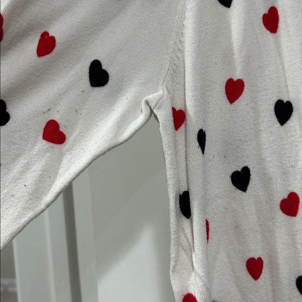 Marled White Sweater with Red and Black Hearts - Picture 4 of 7